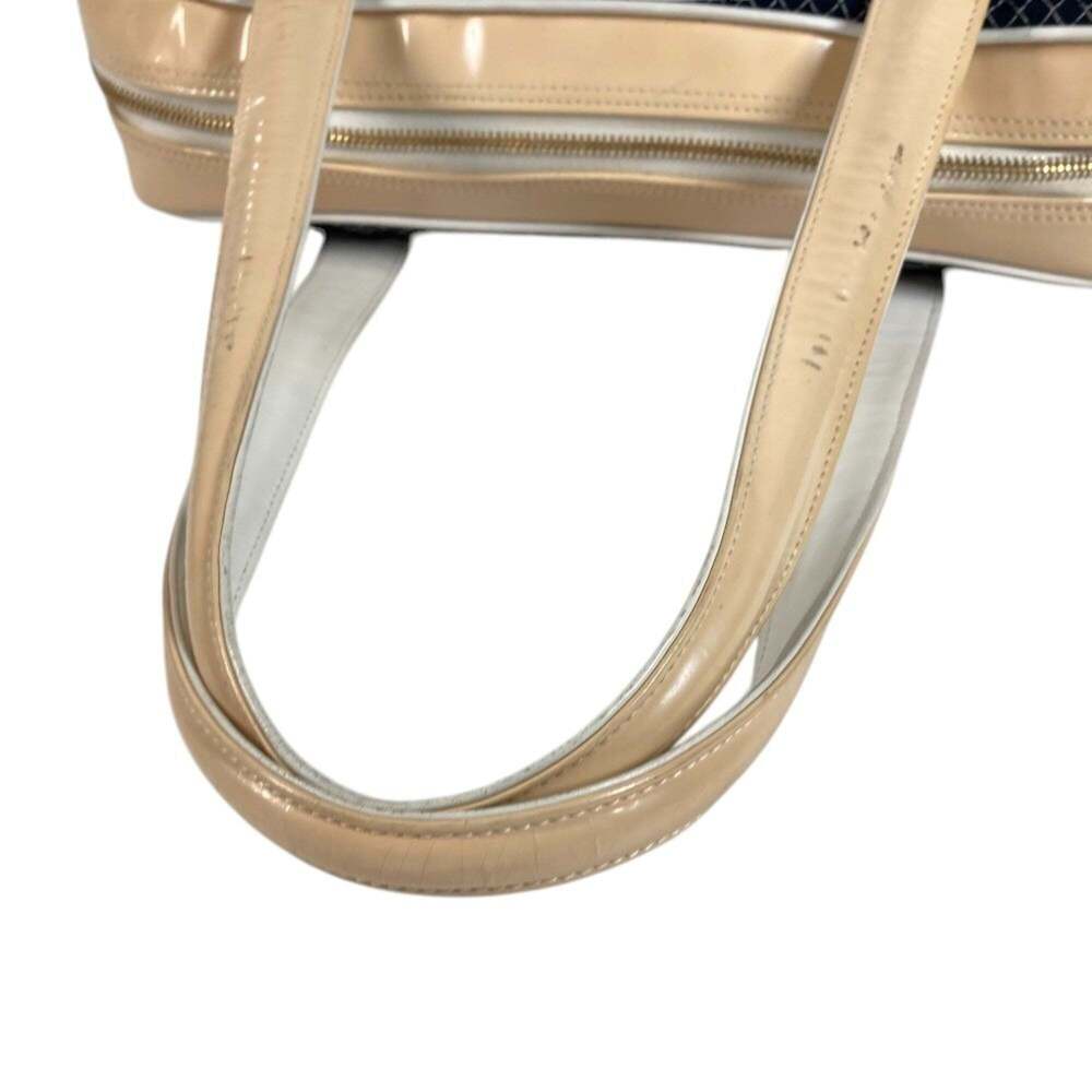 CHANEL White Canvas Shoulder Bag - Picture 10 of 15